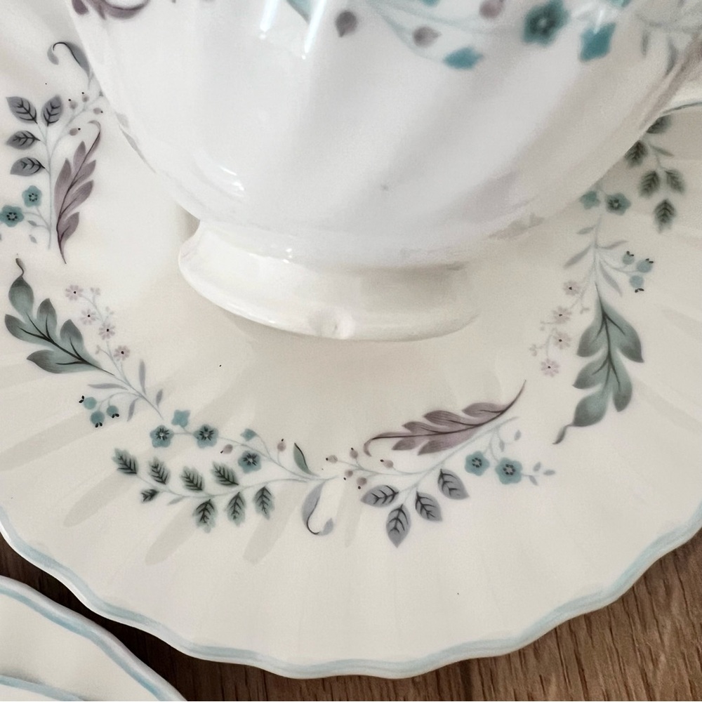 Royal Doulton Glen Auldyn 25 PCs Tea Set - Teapot, 6 X Cups, 6 X Saucers H4959 - Picture 9 of 9